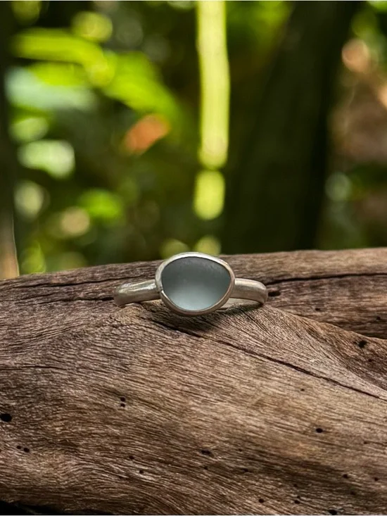 Aqua sea glass sterling & fine silver band - Picture 2 of 3